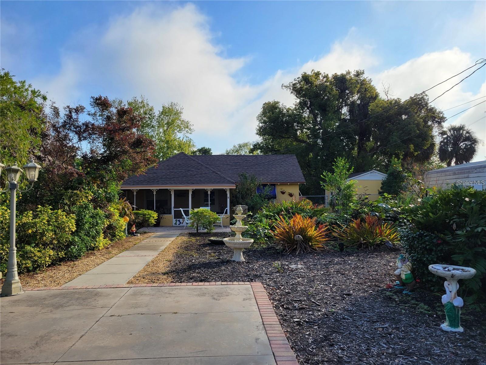 1370 GREENWAY DR