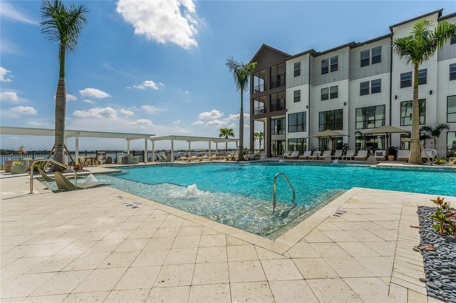 1420 LAKEFRONT DR #7208