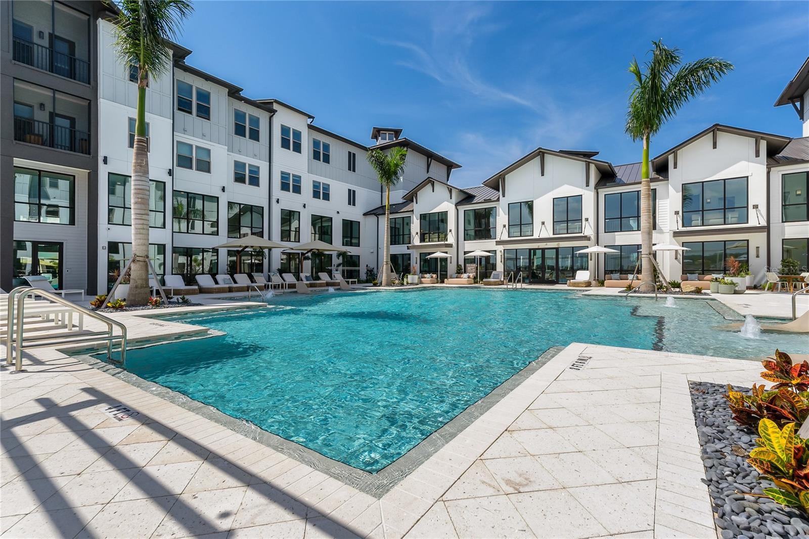 1420 LAKEFRONT DR #3313