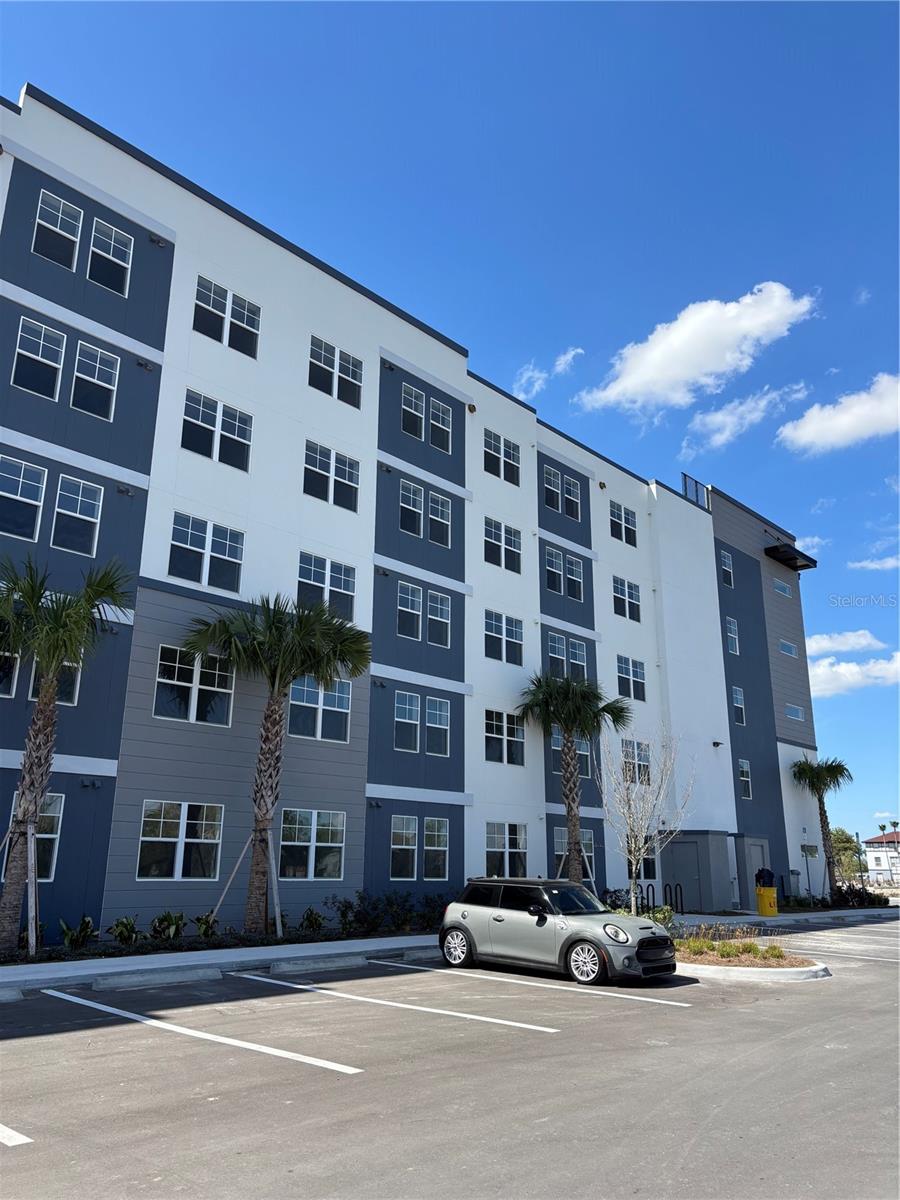 5579 MILLENIA PARK #517