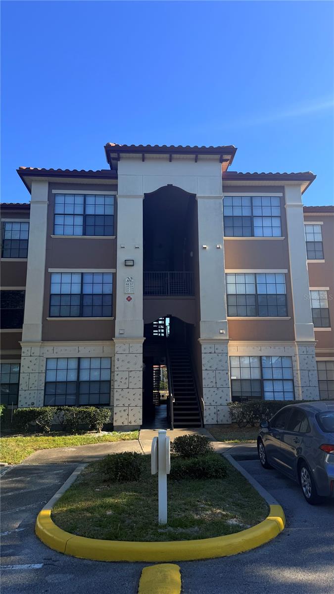 6137 METROWEST BLVD #307
