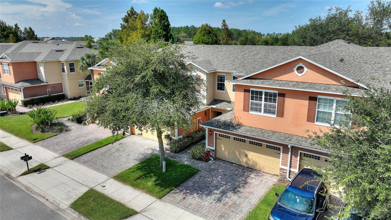 1220 PRIORY CIR