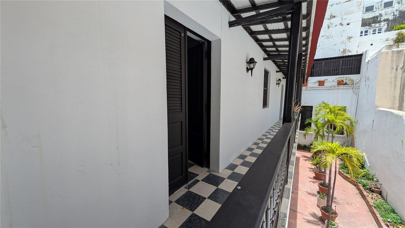 153 SOL ST. #8