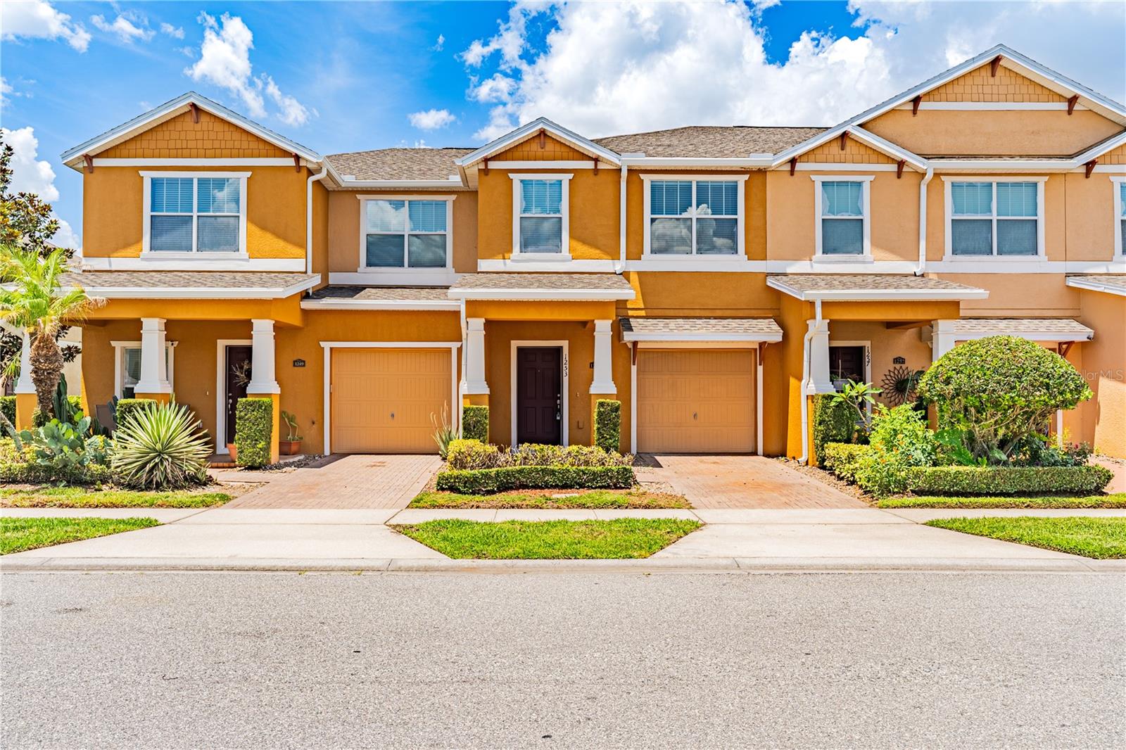 1253 HONEY BLOSSOM DR