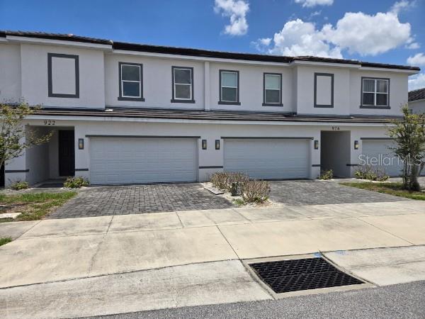 922 CENTAURY DR