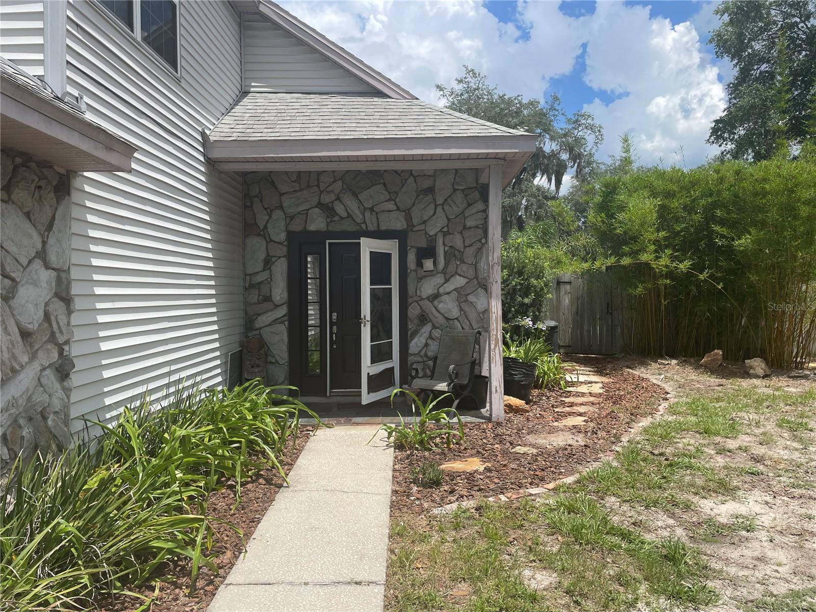 9828 BUBBLING BROOK CT