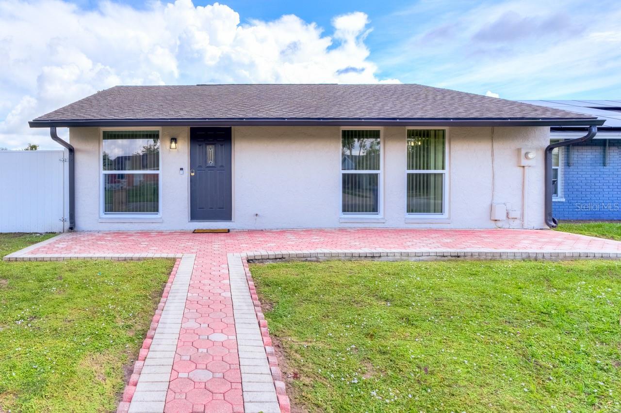 8541 BRIAR GROVE CIR
