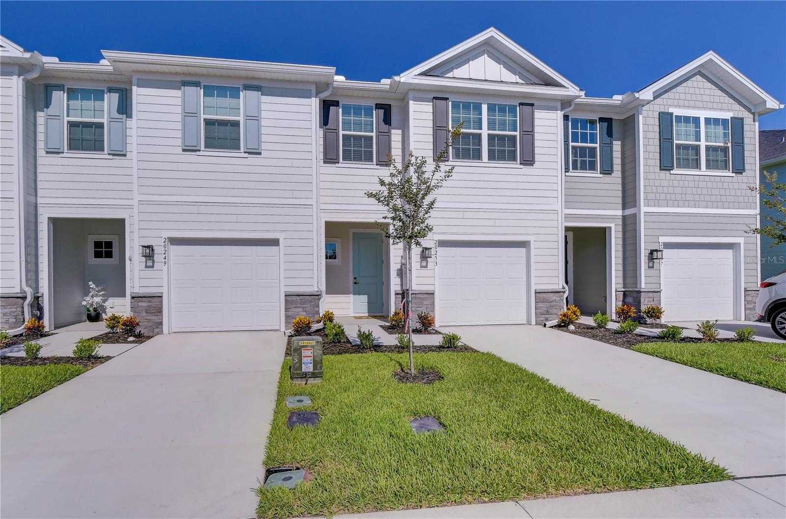 20253 LOU ANGELA LN