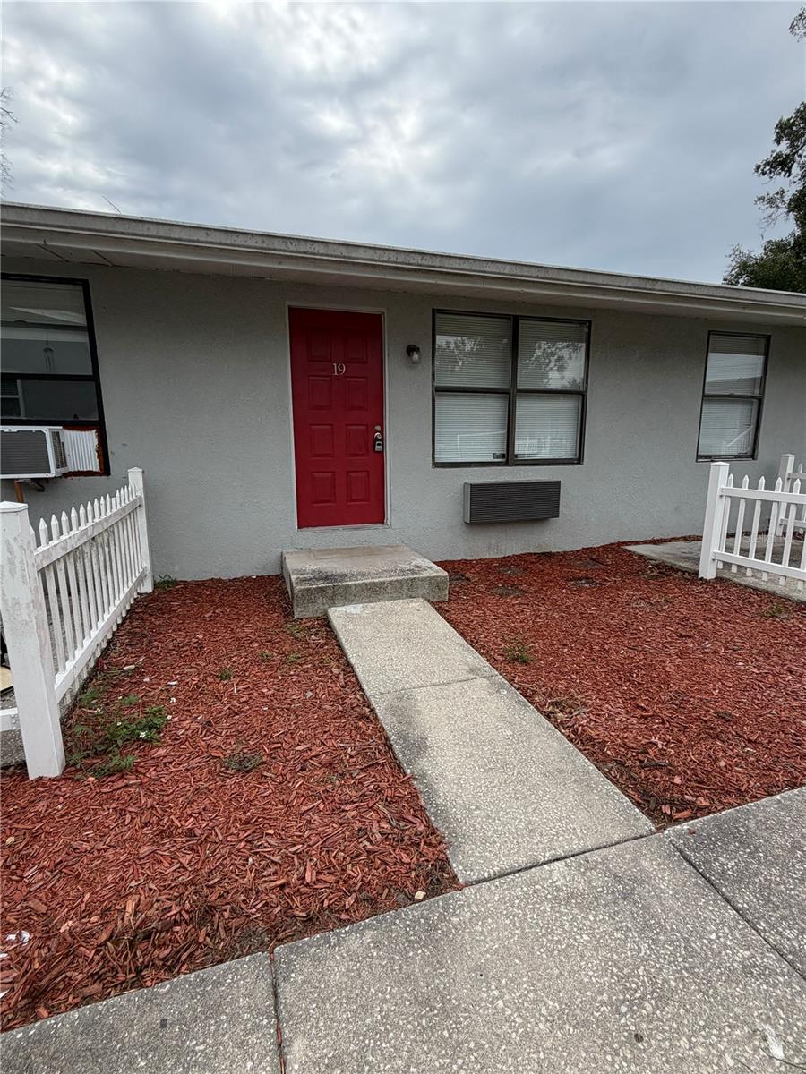 1400 STRAWBERRY PL #19