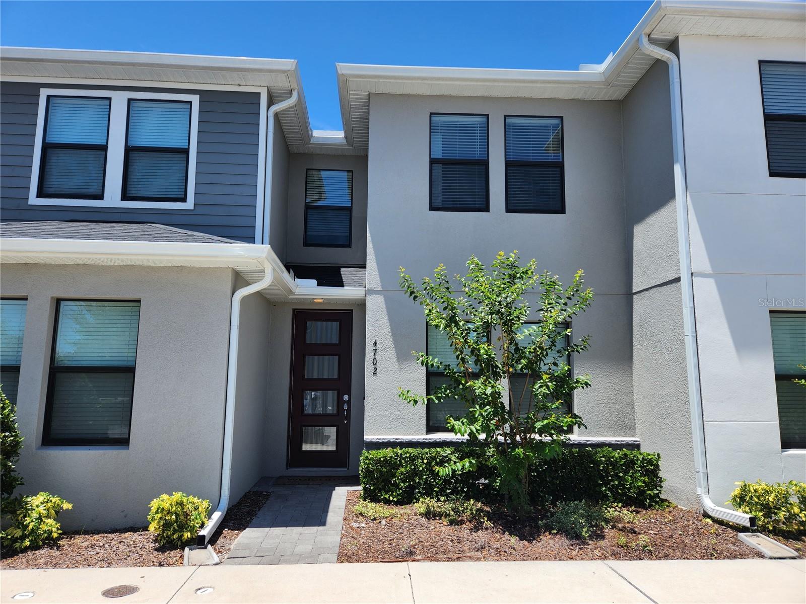 4702 TERRA ESMERALDA DR