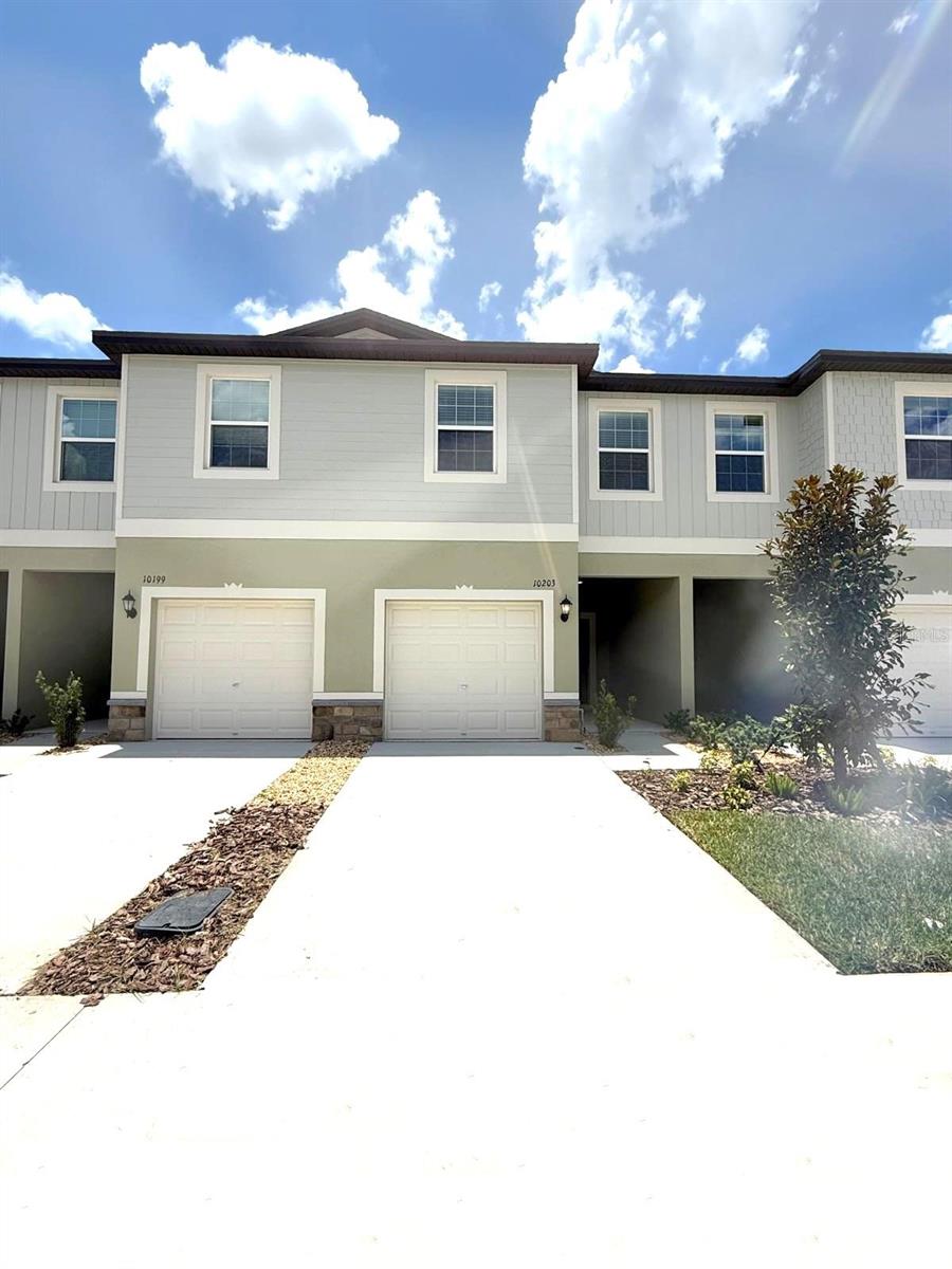 10203 TRUMPET HONEYSUCKLE WAY