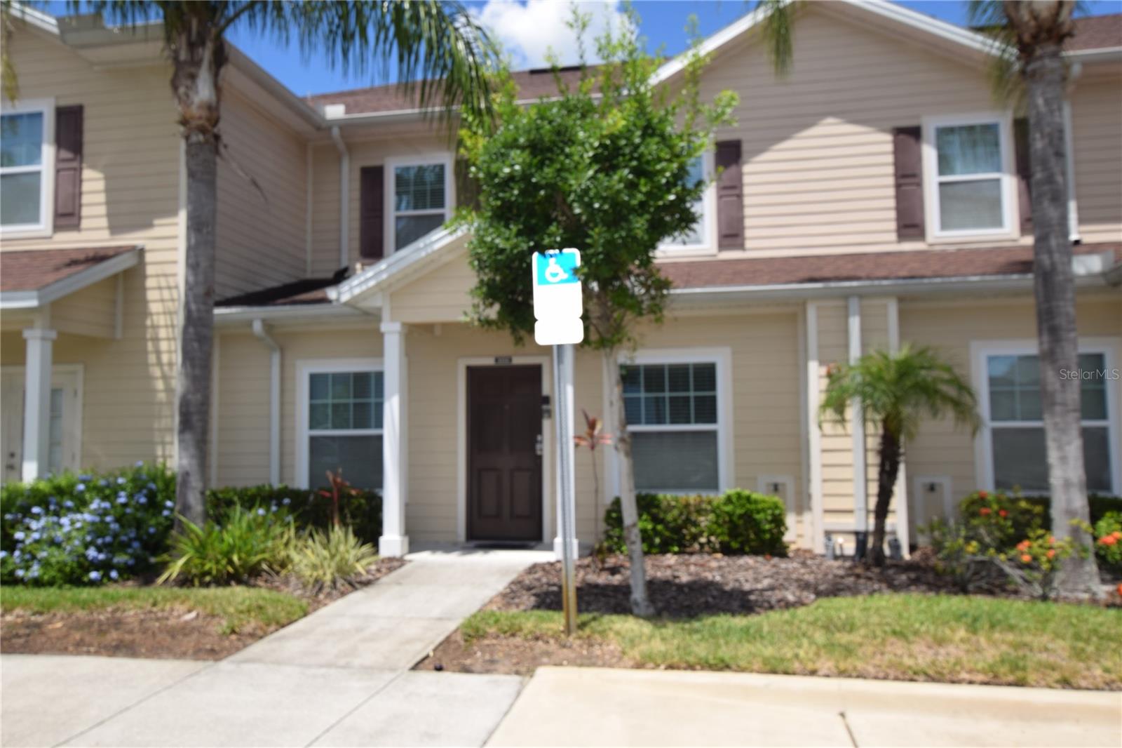 3222 WISH AVE