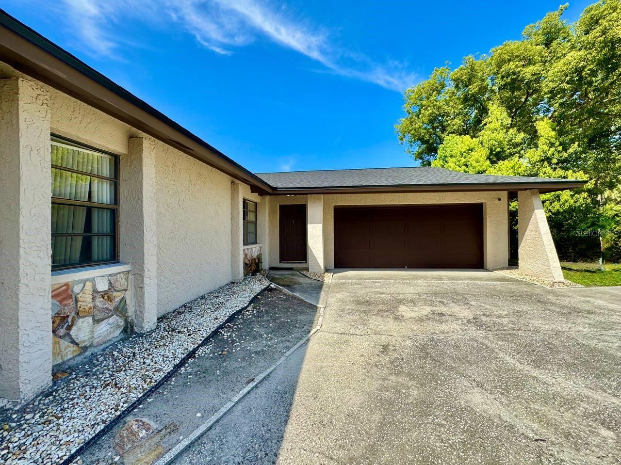 3195 CHAMBLEE LN