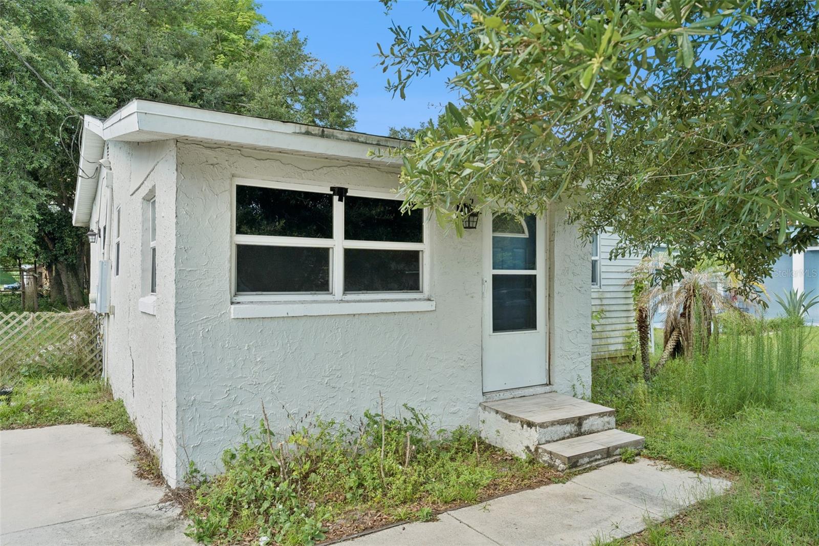 5000 HUPPEL AVE