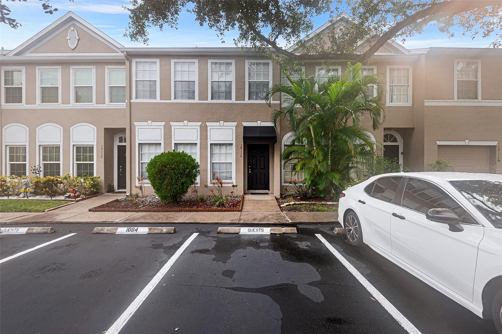 10114 FARMINGDALE PL