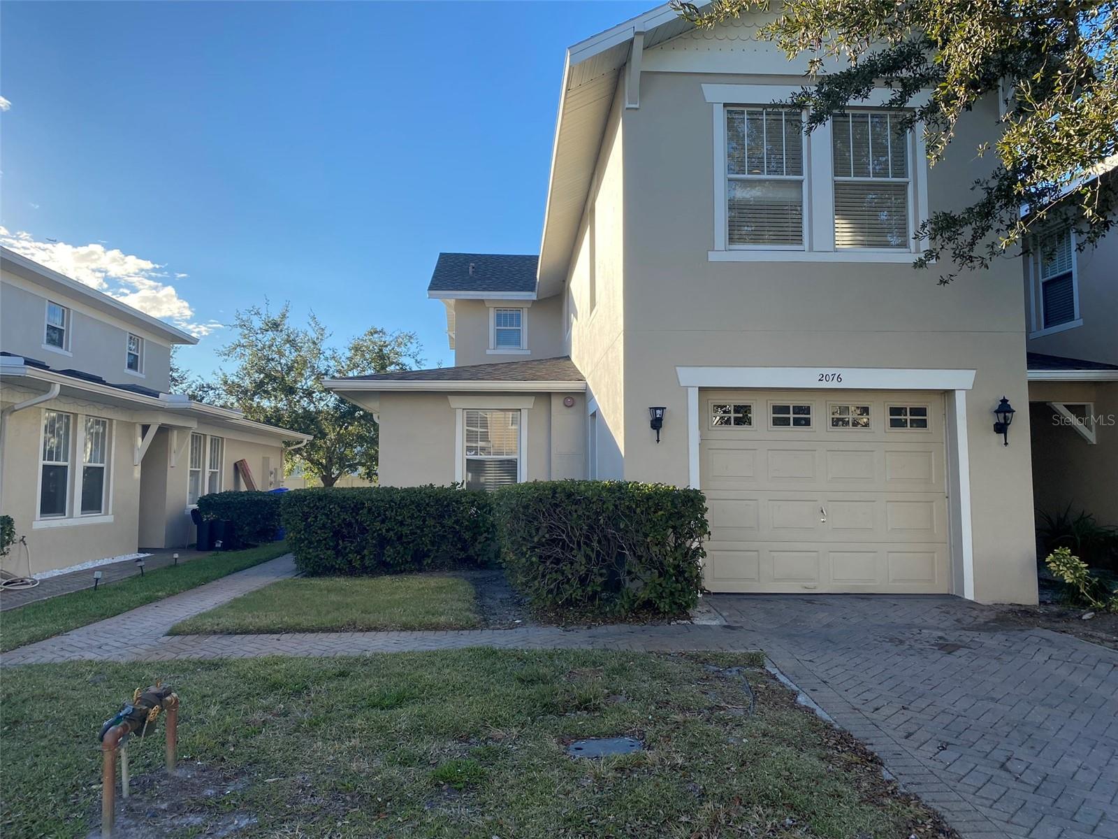 2076 CYPRESS BAY BLVD
