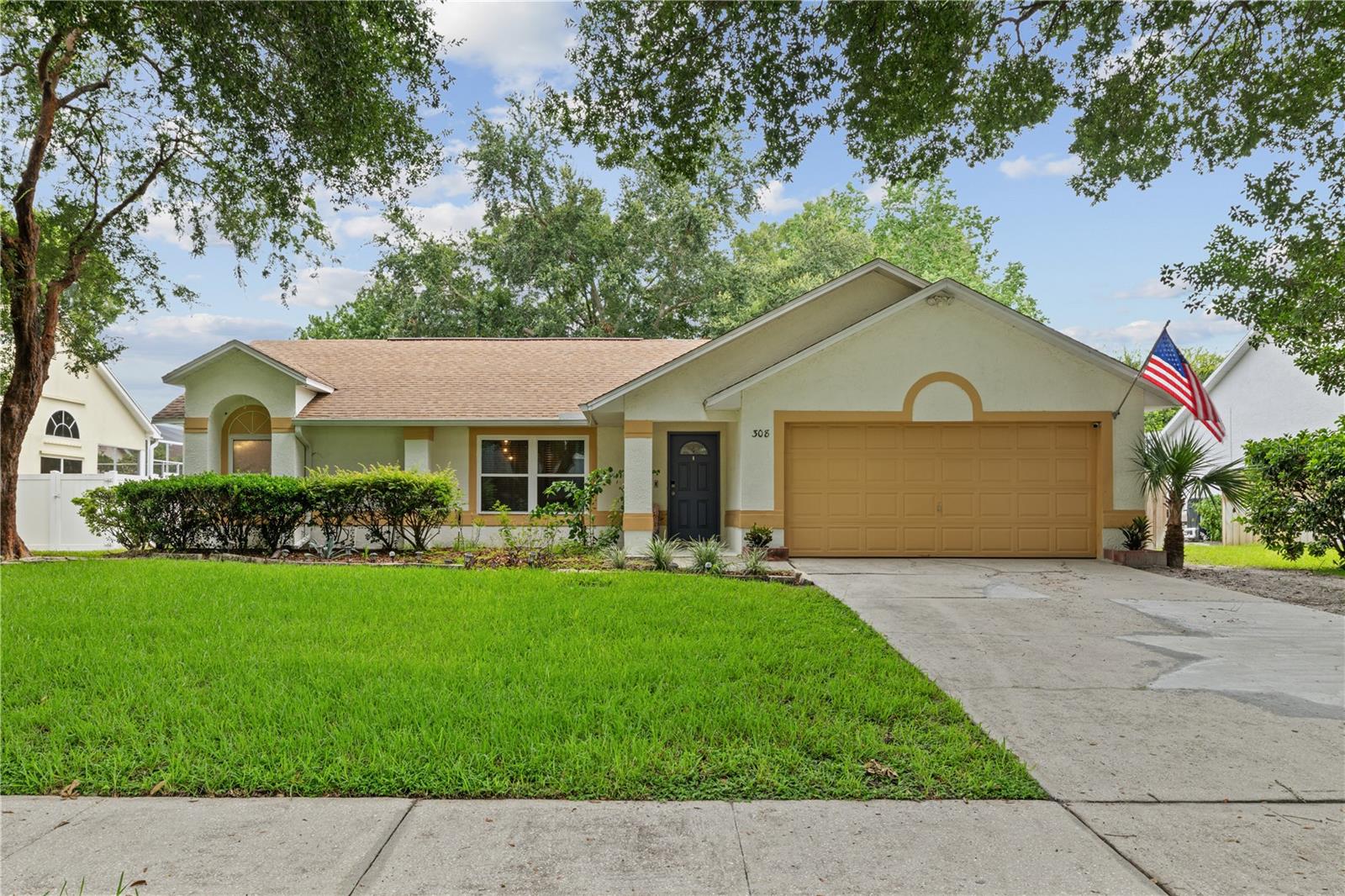 308 SILVER PINE DR