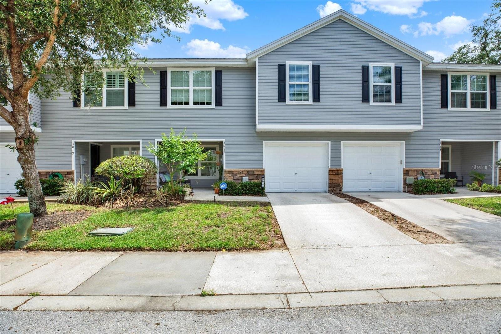 3017 MOJAVE OAK DR