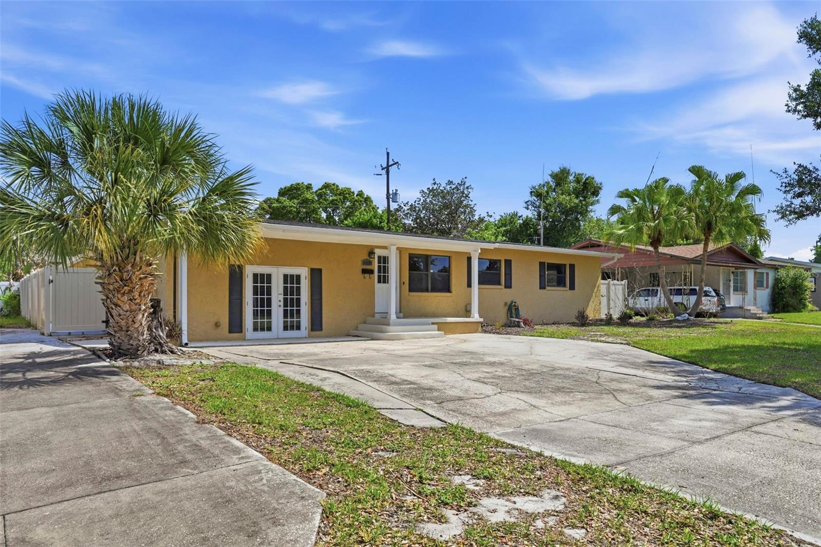 3707 PELICAN LN