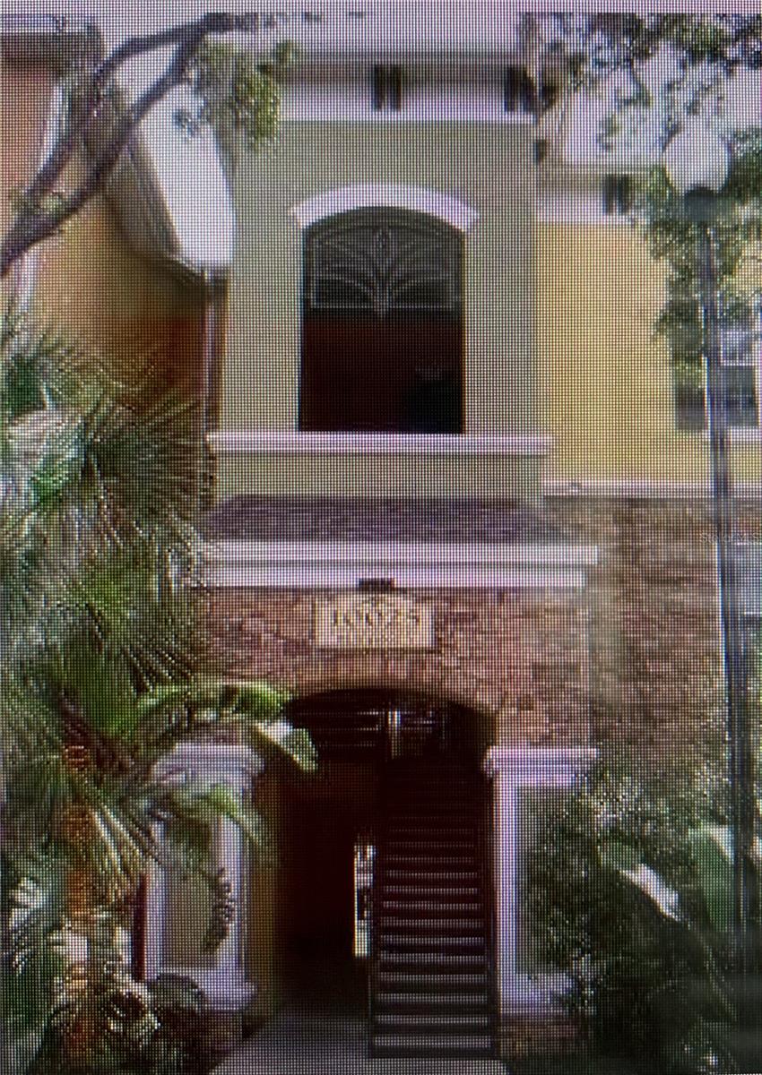10025 COURTNEY PALMS  BLVD #103