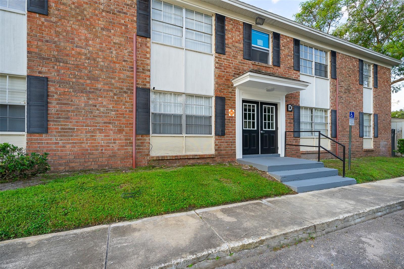 5325 CURRY FORD RD #D206