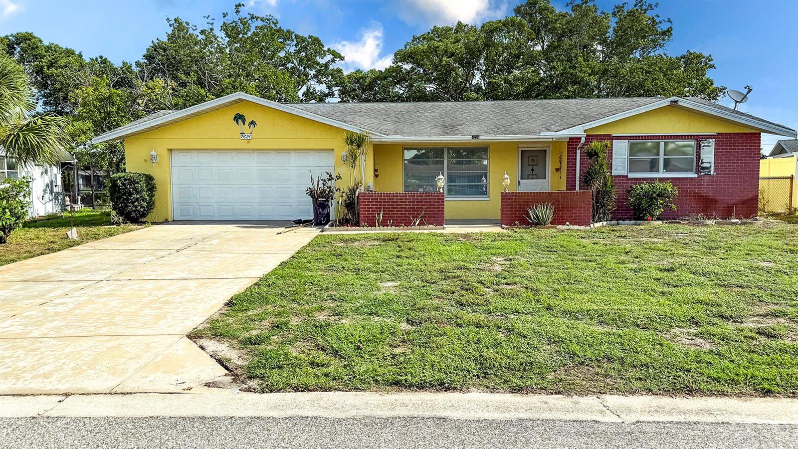 7621 ROSEWOOD DR