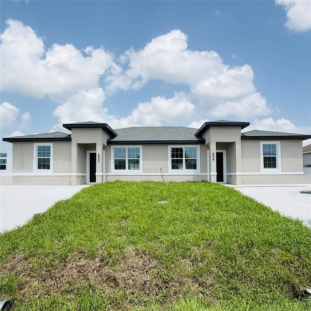 602 DESMOINES CT