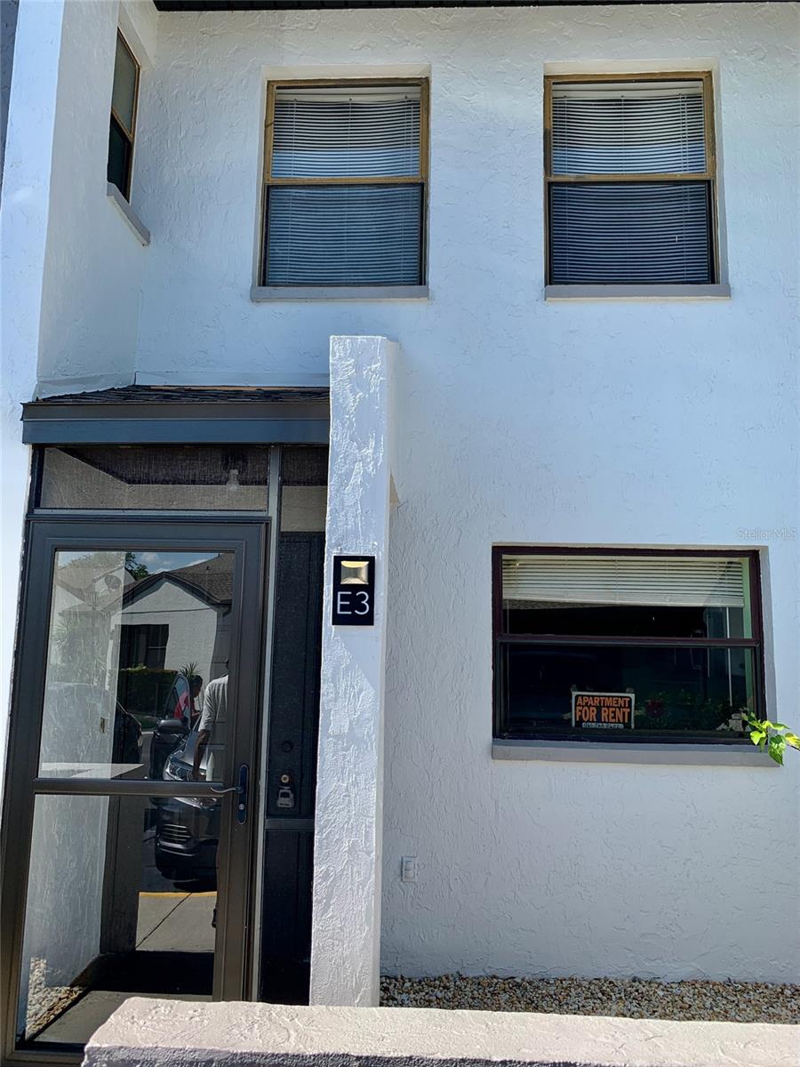 2000 FORREST NELSON BLVD #E3